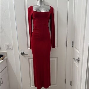 SKIMS Sleek Red Long-Sleeve Square-Neck Maxi Dress size large